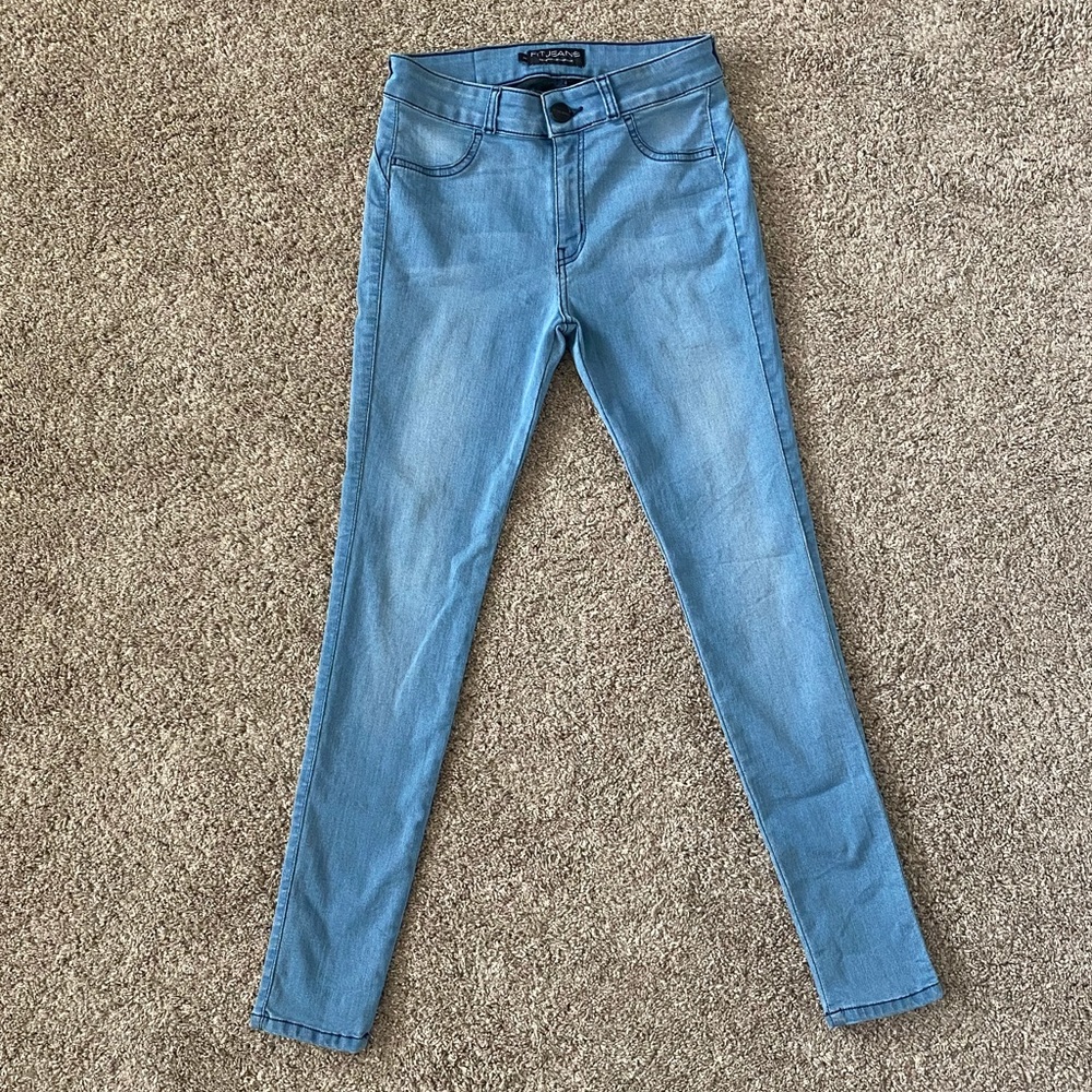 FIT JEANS - Super Stretchy + Flattering!